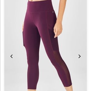 NWOT Fabletics - High-Waisted Mesh PowerHold Capri